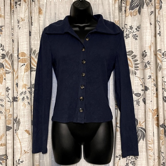 SHEIN Solid Button Front Rib-knit Tee - Picture 2 of 5